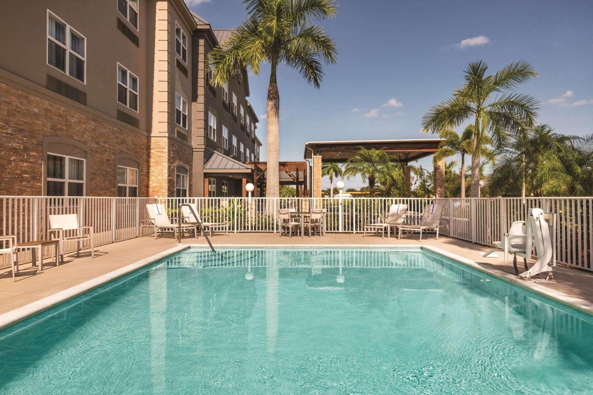 Country Inn & Suites By Radisson, Bradenton-Lakewood-Ranch, Fl Dış mekan fotoğraf